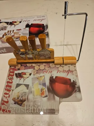 Set formaggio con tagliere in bambù