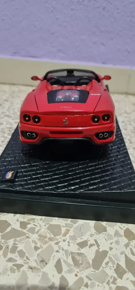 Ferrari 360 Spider 1:18 Hot Wheels