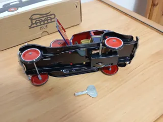 Coche de hojalata Payá 1905