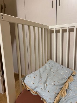 Cuna IKEA blanca con colchón