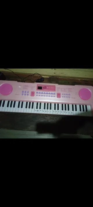 Teclado electrónico rosa