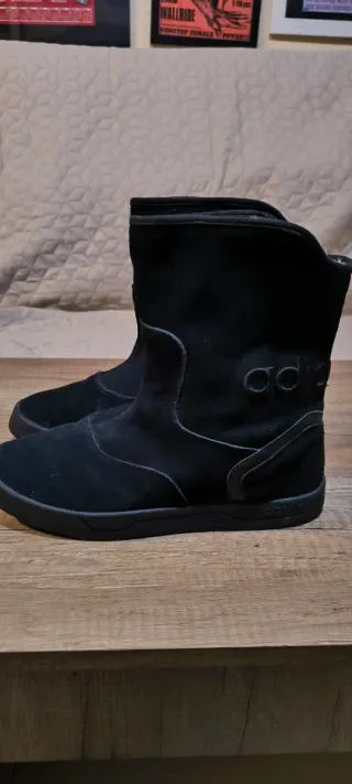 Botas Adidas ante negras