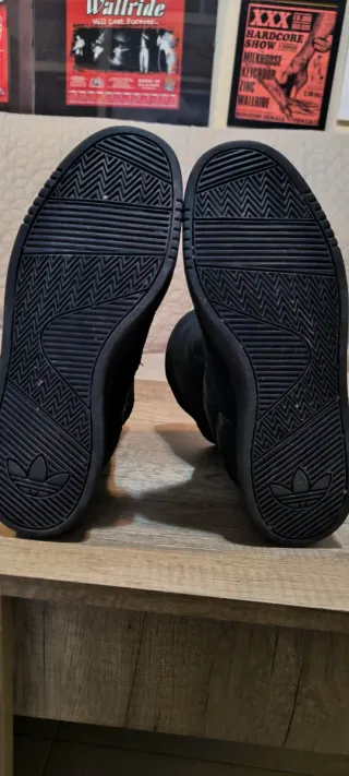 Botas Adidas ante negras