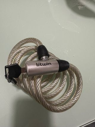 Candado Btwin para bicicleta con llaves