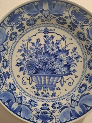 2 Platos Delft Florales y Pájaro