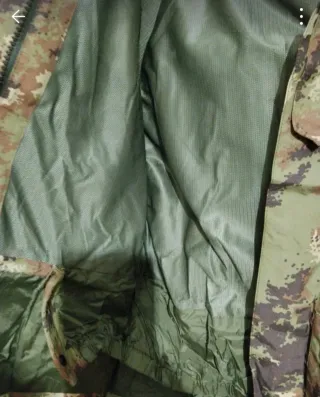 Chaqueta militar impermeable con pantalón