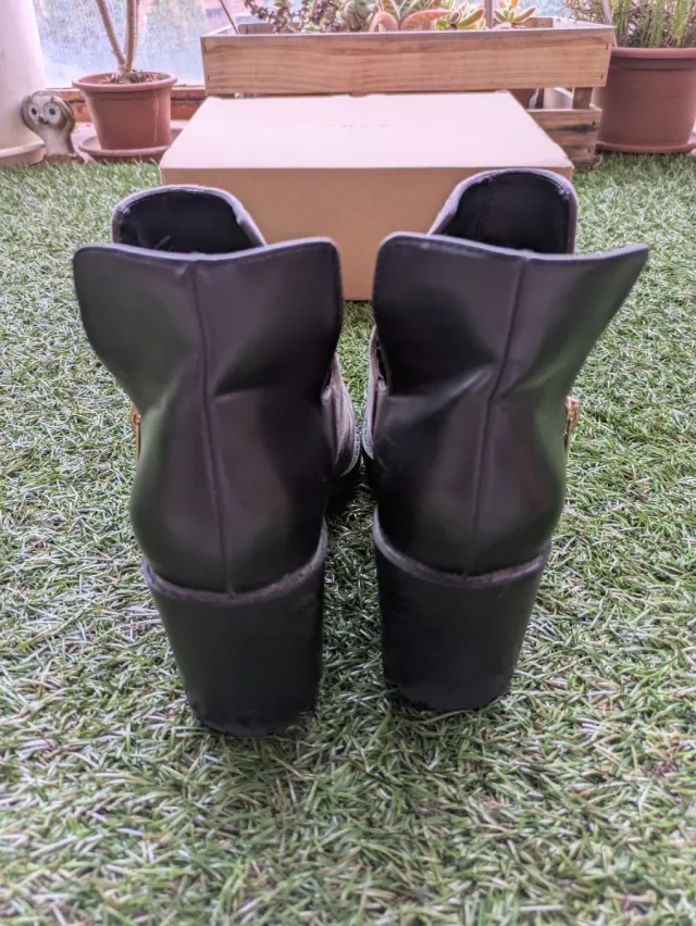 Botines Zara – Talla 40 (gris / negro)