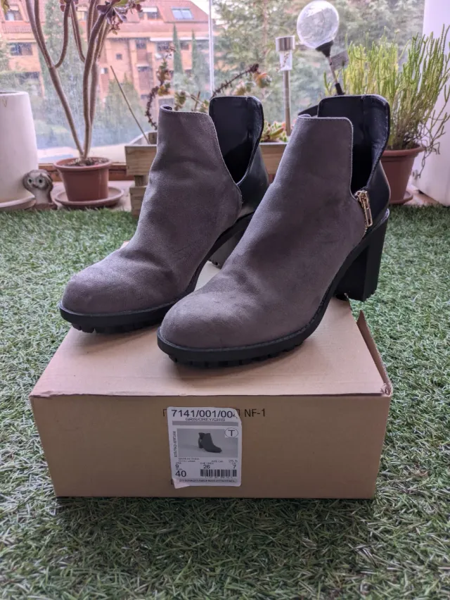 Botines Zara – Talla 40 (gris / negro)