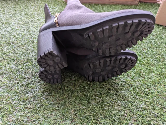 Botines Zara – Talla 40 (gris / negro)