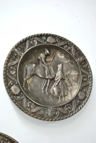 Antichi piatti in bronzo
