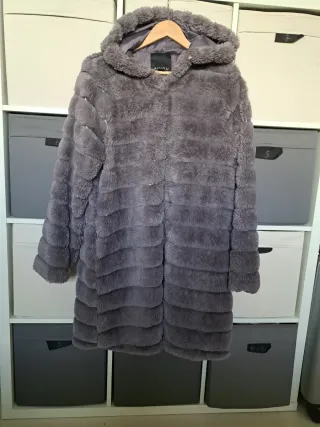 Abrigo Amisu  gris talla 42