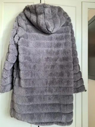 Abrigo Amisu  gris talla 42