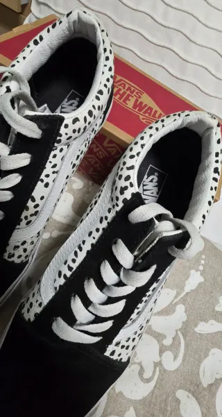 Vans Old Skool Negras y Blancas talla 38,5