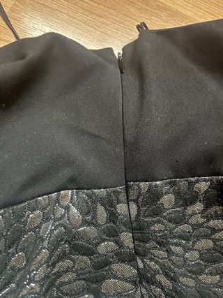 Vestido palabra de honor negro y plateado