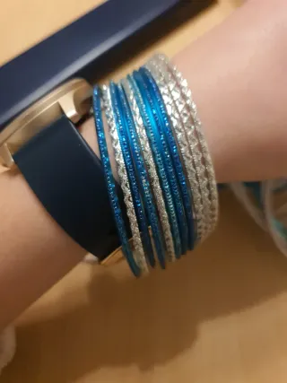 48 Bracciali rigidi blu e argento
