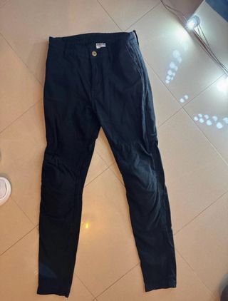 Pantalones moto tipo vaqueros con protecciones