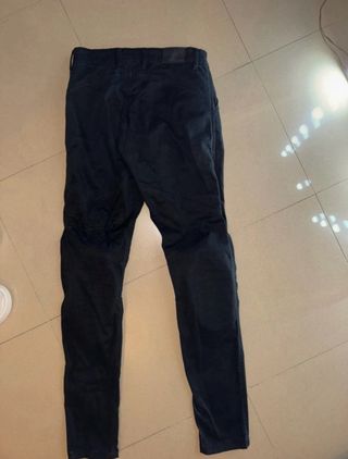 Pantalones moto tipo vaqueros con protecciones