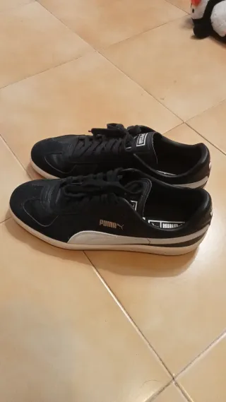 Zapatillas Puma Negras y Blancas