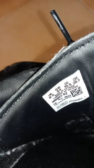 Zapatillas Puma Negras y Blancas