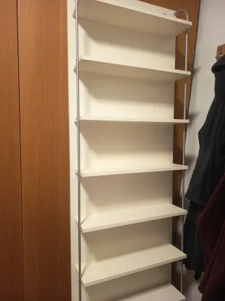 Estantería /expositor 10€ cada, 2 x 15