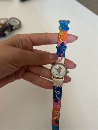 Orologio vintage con cinturino colorato