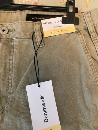 Pantalón cargo Lefties beige talla M chico