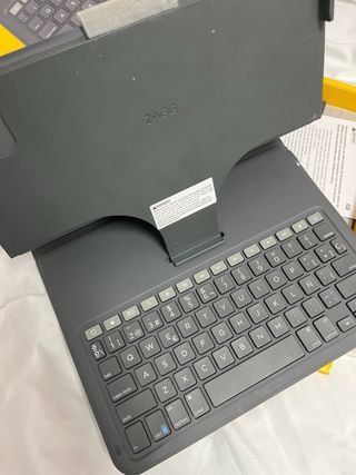Teclado ZAGG Messenger Folio iPad 10.9