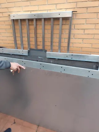 Puerta antiokupa metálica