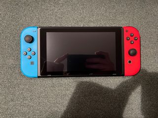 Nintendo Switch + Juegos + Maletín