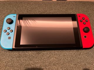 Nintendo Switch + Juegos + Maletín