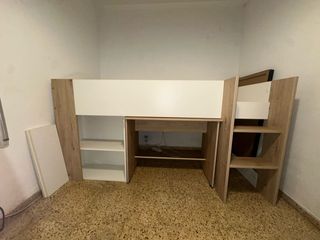 Cama alta infantil con escritorio