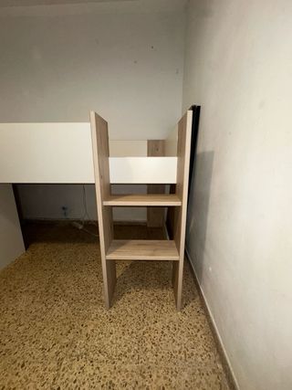 Cama alta infantil con escritorio