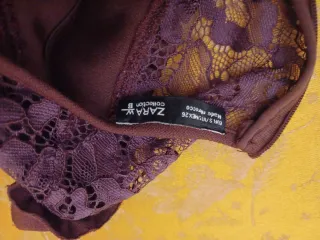 Abito Zara bordeaux con rouches