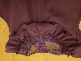 Abito Zara bordeaux con rouches