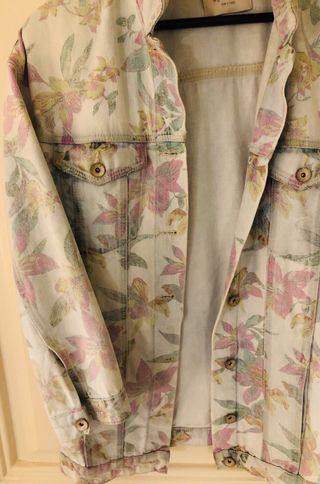 Chaqueta vaquera denim Zara flores