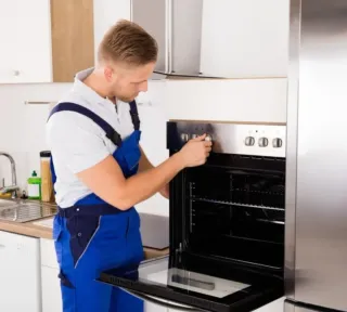 Installatore di caldaie e termosifoni elettrici