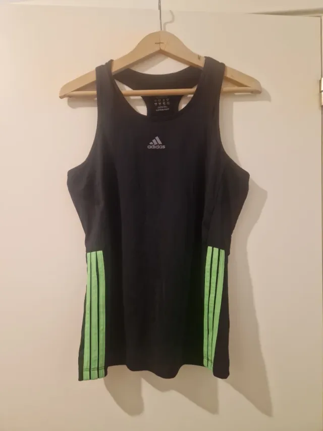 Camiseta tirantes Adidas negra detalles verde