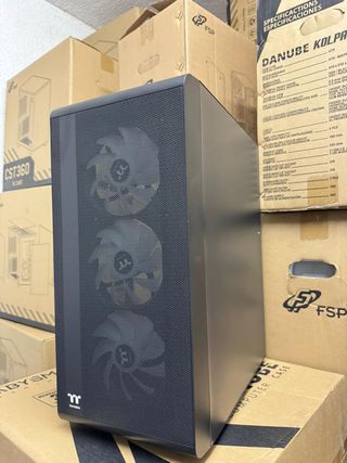 Torre Gaming Thermaltake S200 ARGB Cristal