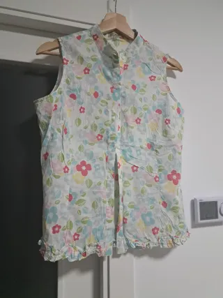 Blusa floral sin mangas talla 42-44