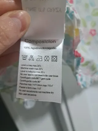 Blusa floral sin mangas talla 42-44