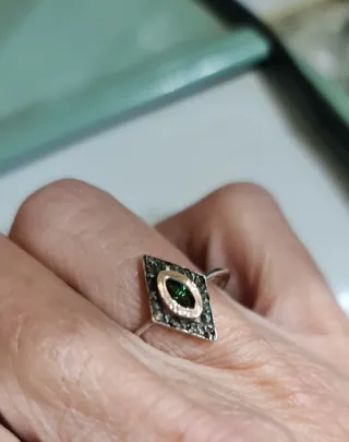 Anillo Plata Ley y Oro con piedra y marquesitas.