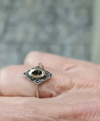 Anillo Plata Ley y Oro con piedra y marquesitas.