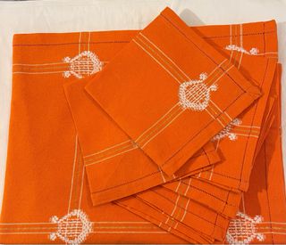 Tovaglia e 6 tovaglioli ricamati a punto giorno