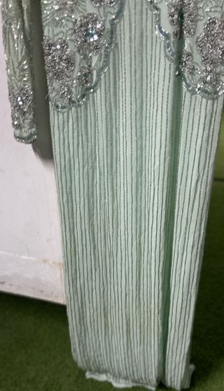 Vestido joya verde y plateado