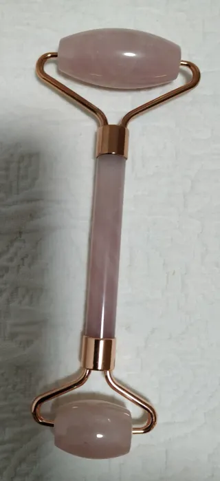 Rodillo Masaje Facial Piedra Rosa y Oro