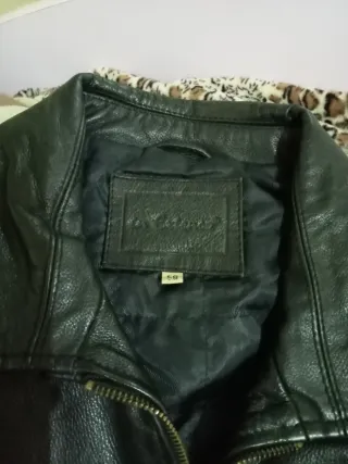 Chaqueta de hombre negra y cazadora de hombre cuer