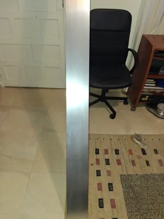 Perfil aluminio cocina plateado