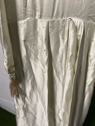 Caftán Beige y Dorado.