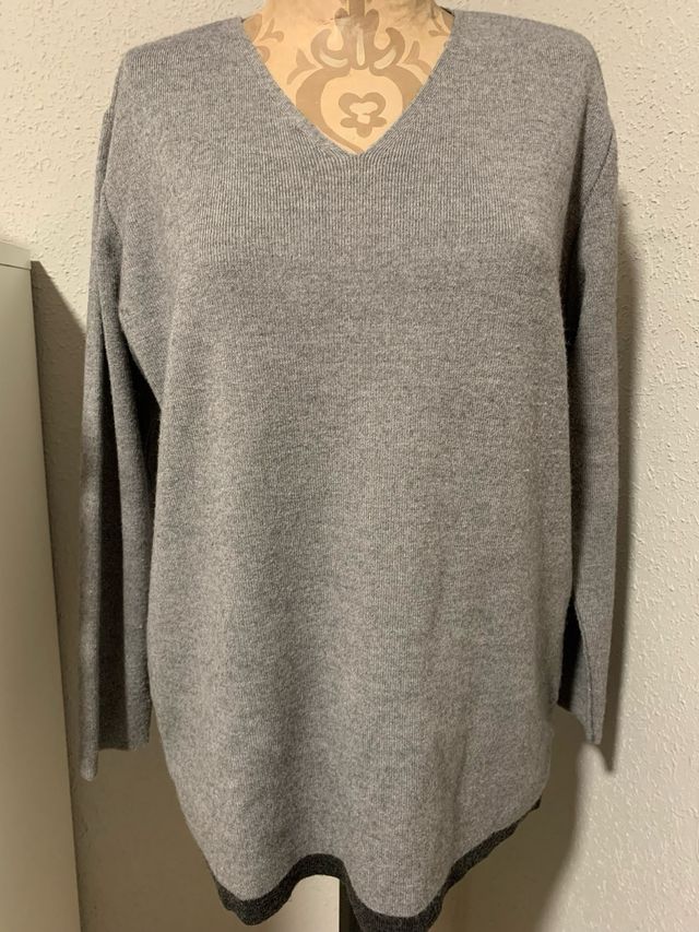 Studio Classics Jersey Gris Cuello Pico