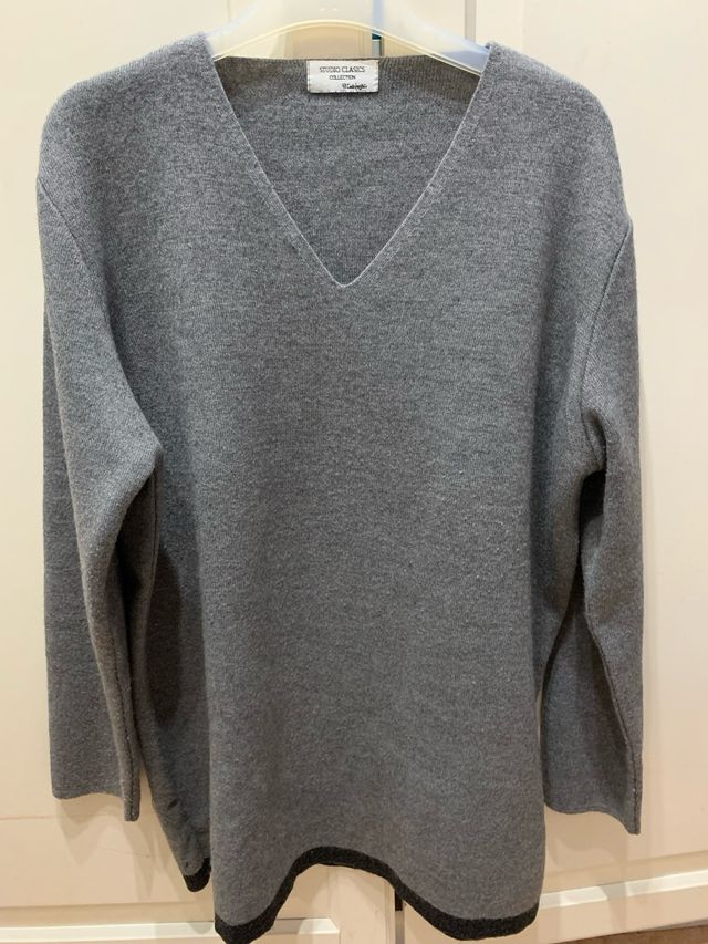 Studio Classics Jersey Gris Cuello Pico